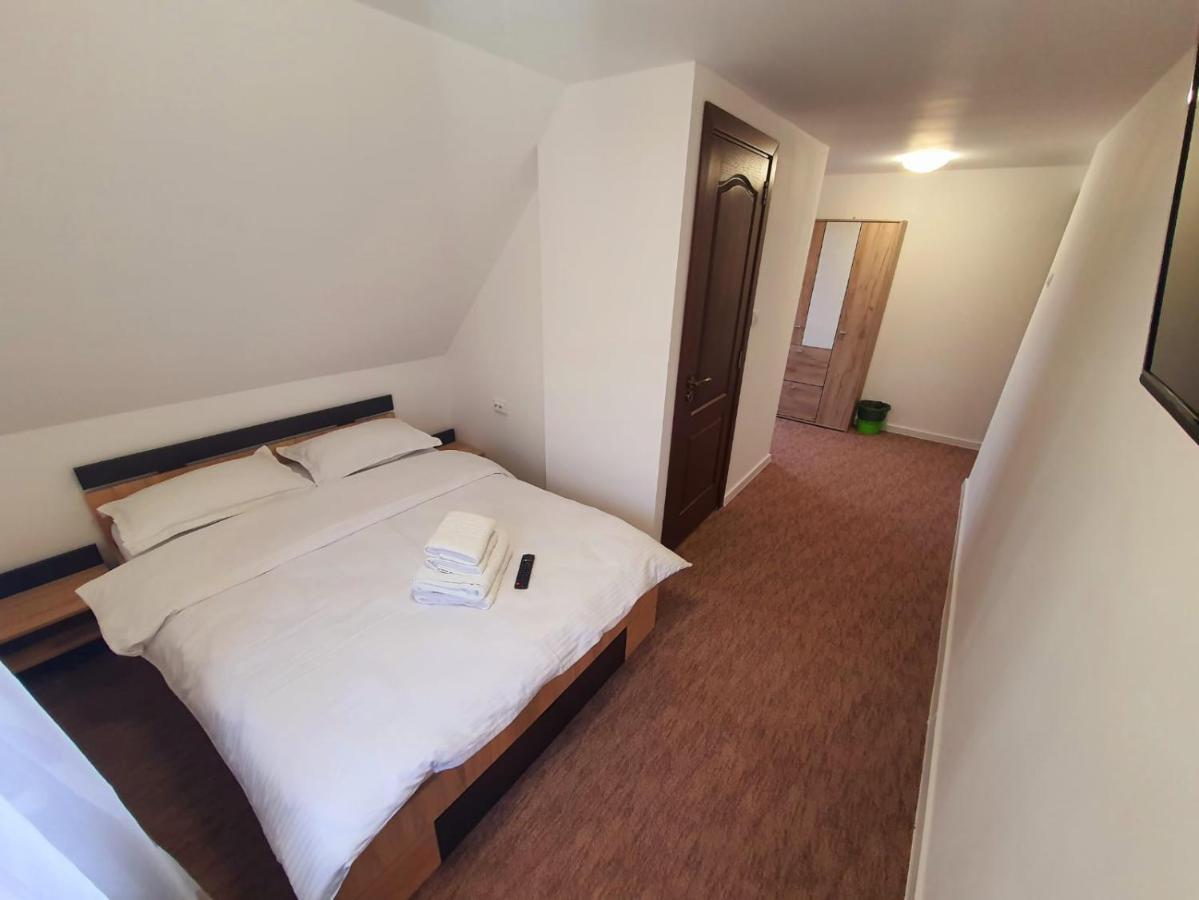 Casa Edi Hotel Poiana Negrii Bagian luar foto